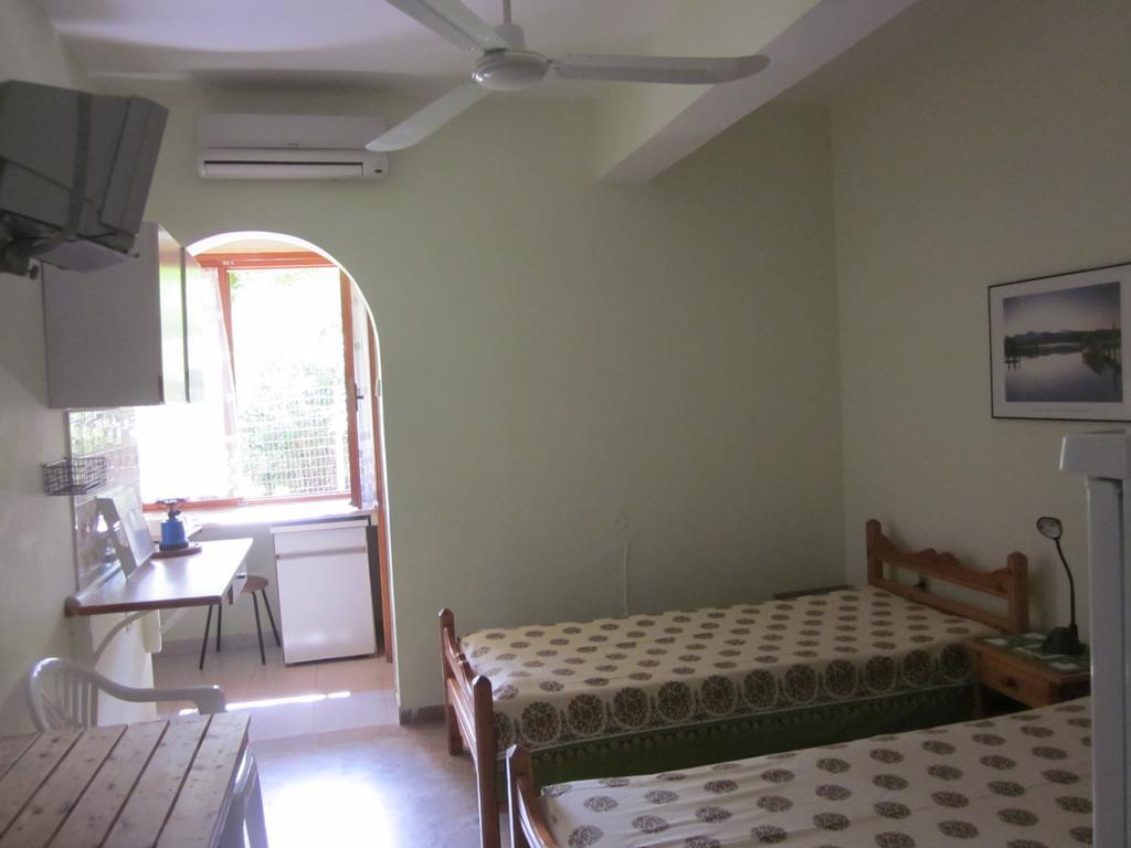 Tina Rooms Gialtra Bilik gambar